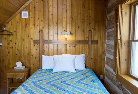 Log House Master Bedroom IMG 0348